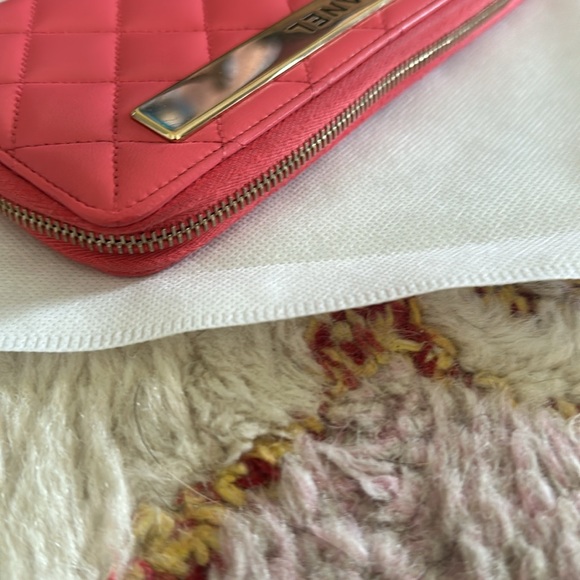 EUC w/COA Chanel long zip wallet - Picture 5 of 8